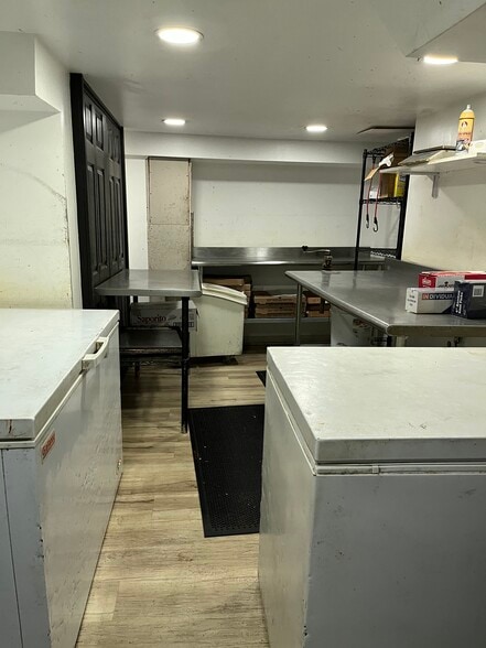 More Photos Of 224 Market St, Philadelphia Restaurant For Lease