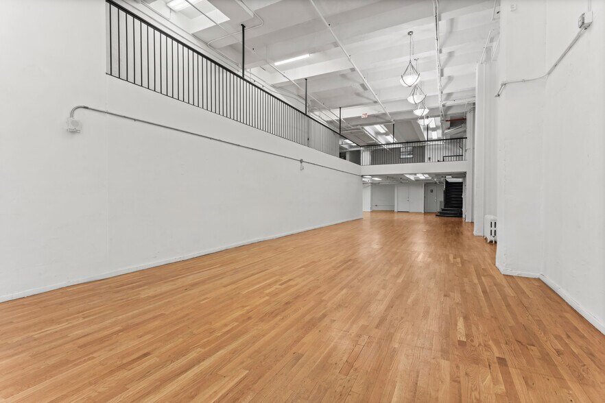 More Photos Of 336-342 W 37th St, New York Loft Creative Space For Lease