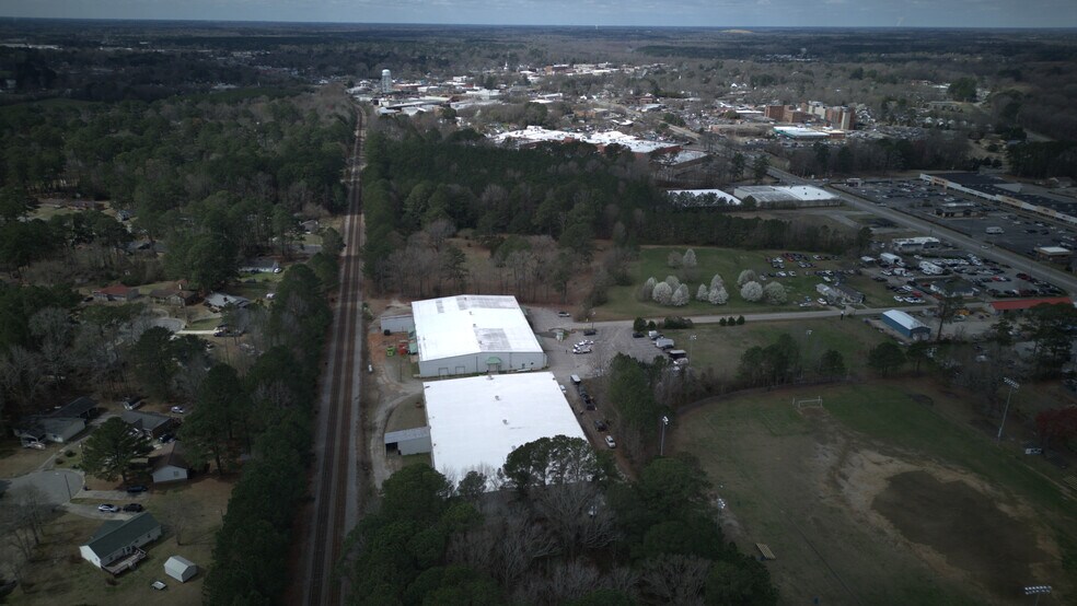 More Photos Of 36 E Edgerton St, Smithfield Warehouse For Lease