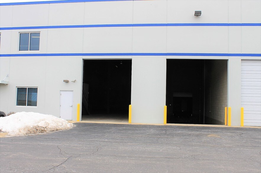 More Photos Of 340 Marshall Ave, Aurora Warehouse For Sale