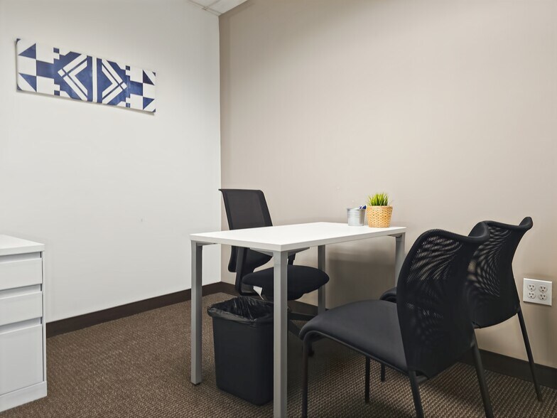 More Photos Of 4800 Meadows Rd, Lake Oswego Coworking Space