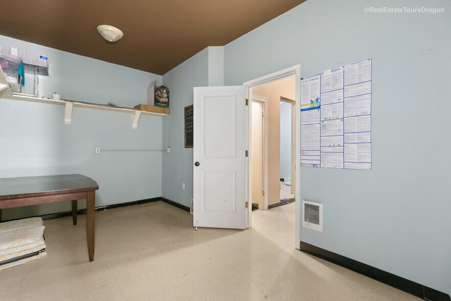 More Photos Of 1933-1937 Pacific Ave, Forest Grove General Retail For Sale