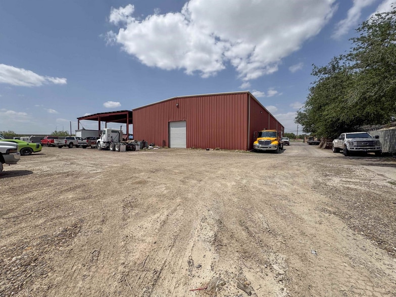 More Photos Of 5103 US Highway 59, Laredo Warehouse For Sale