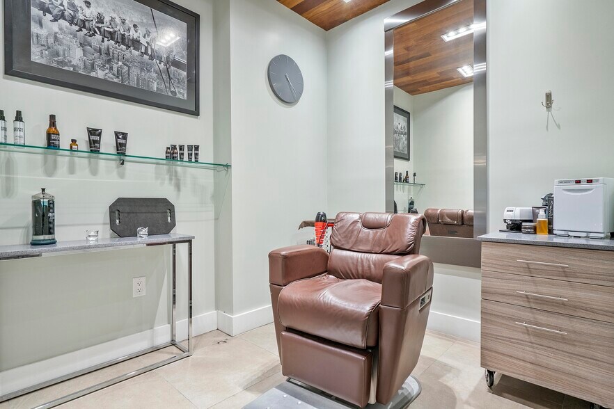 More Photos Of 20900 NE 30th Ave, Aventura Office Residential For Lease
