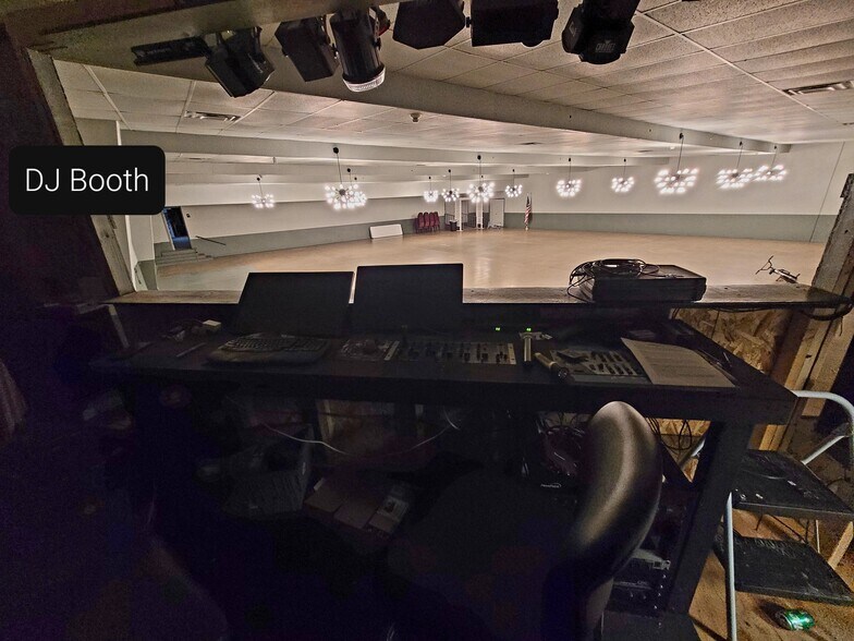 More Photos Of 615 E 3rd St, Kimball Restaurant For Sale