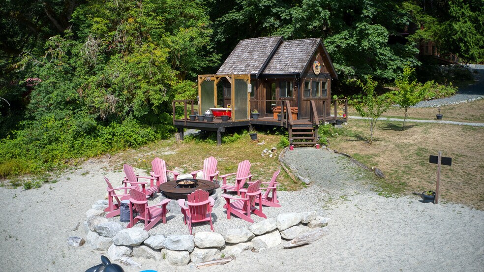 More Photos Of 13168 Powell Lake, Powell River Hotel For Sale