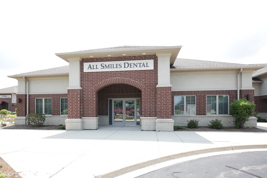 More Photos Of 1452 Merchant Dr, Algonquin Medical For Sale