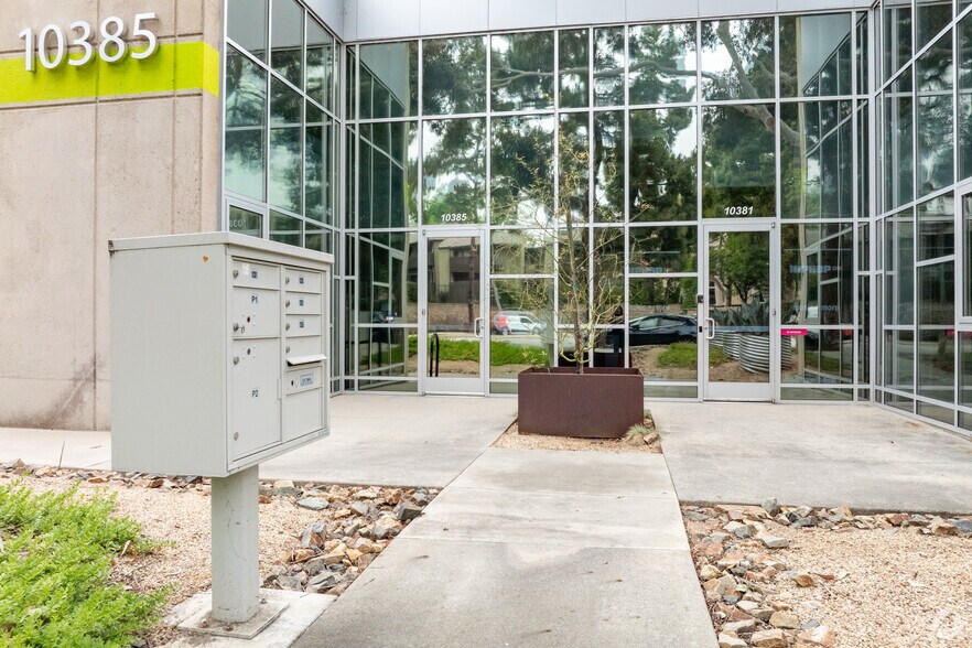 More Photos Of 10381-10395 Jefferson Blvd, Culver City Loft Creative Space For Lease