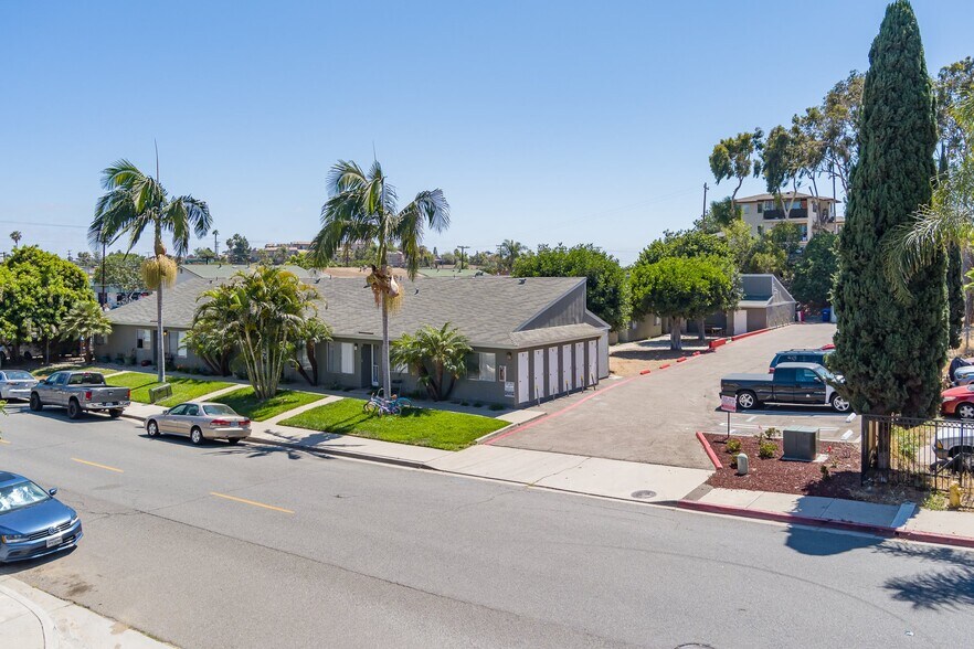 More Photos Of 702 R Ave, National City Apartments For Sale