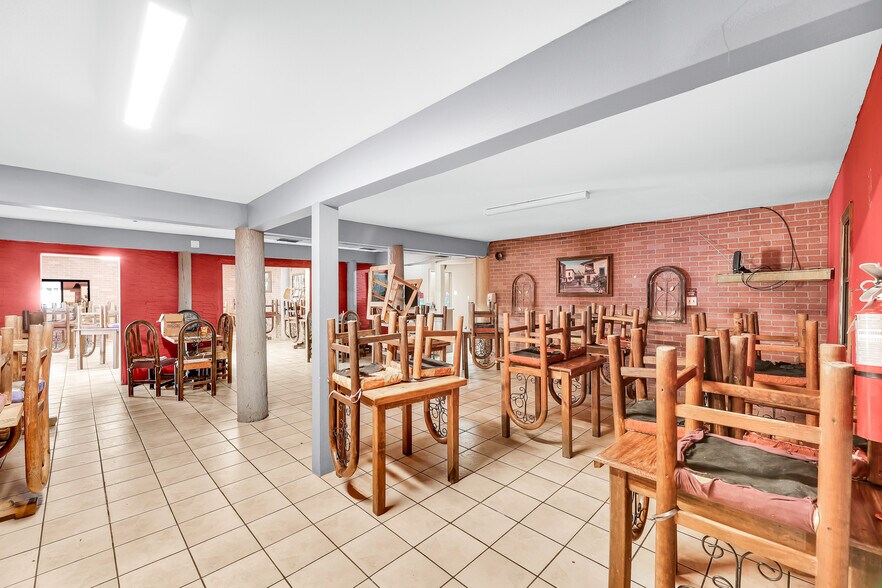 More Photos Of 8040 N Val Verde Rd, Donna Restaurant For Sale
