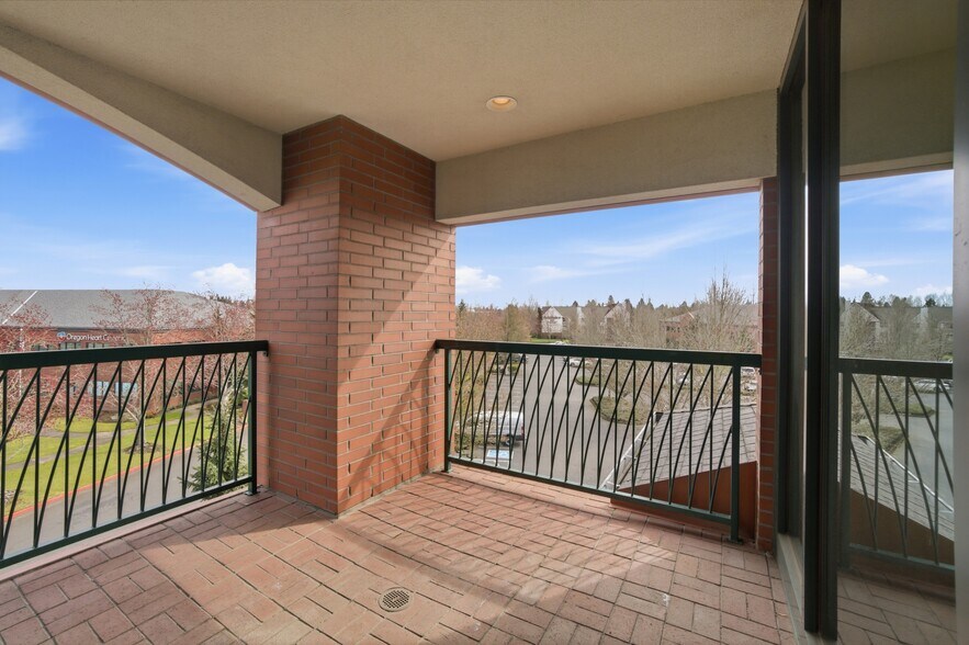 More Photos Of 680 Hawthorne Ave SE, Salem Office For Sale