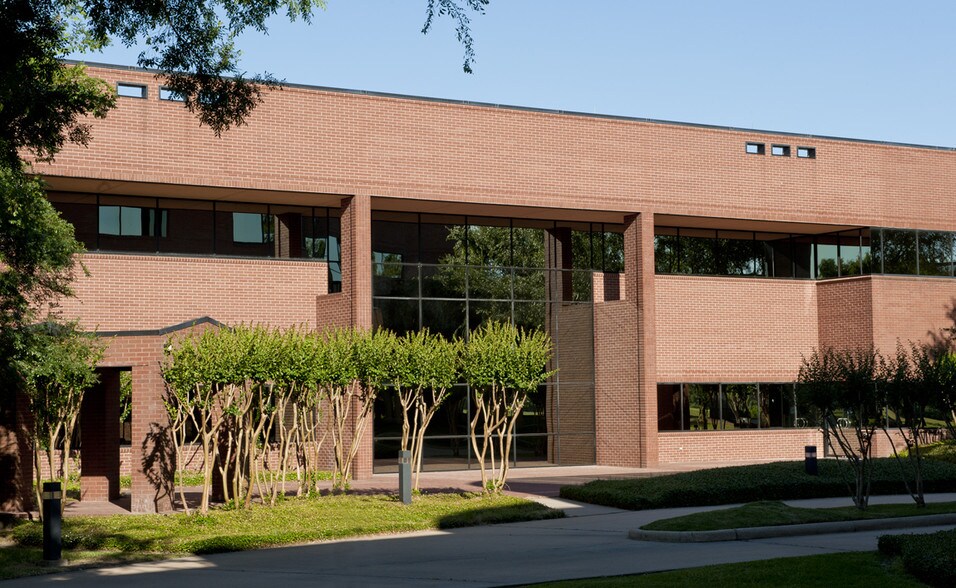 More Photos Of 4005 Technology Dr, Angleton Office For Lease