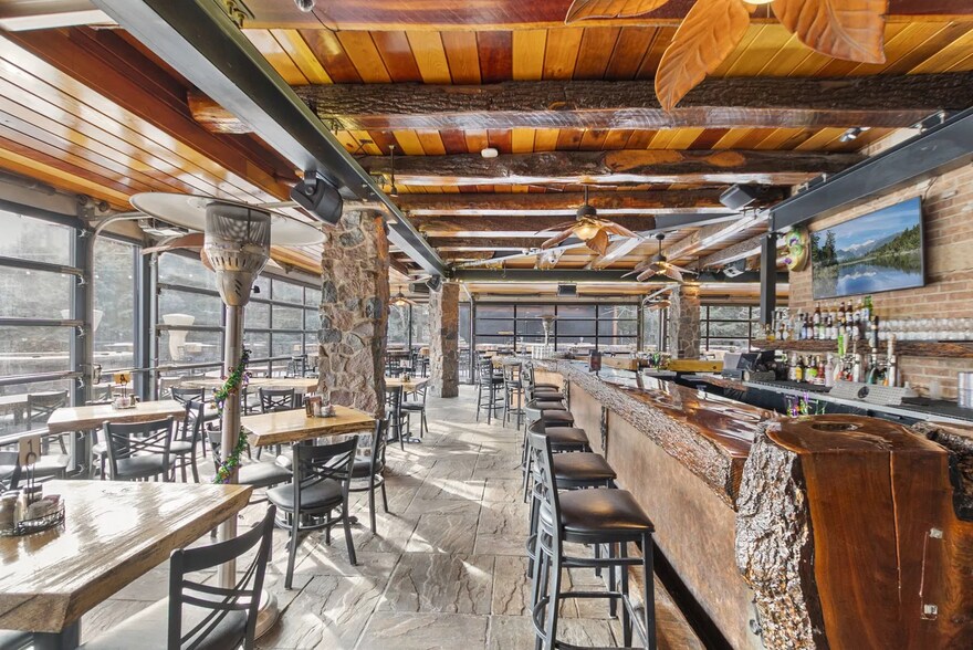 More Photos Of 6600 W 111th St, Worth Restaurant For Sale