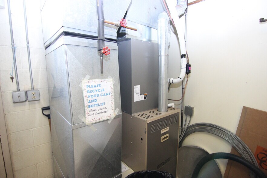 More Photos Of 2900 Belmont Ave, Youngstown Office For Sale