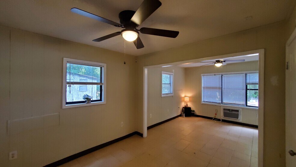 More Photos Of 120 2nd St, Winder Apartments For Sale