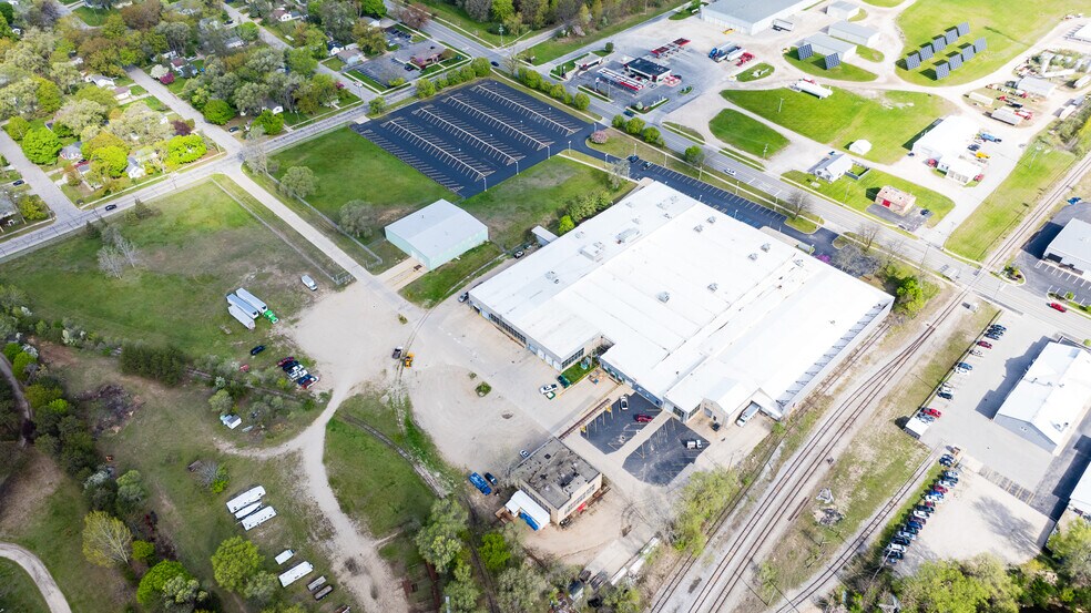 More Photos Of 711 W Pickard St, Mount Pleasant Manufacturing For Sale