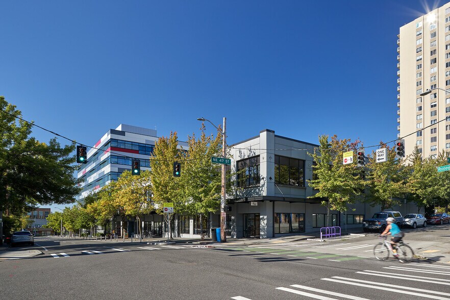More Photos Of 4555 Roosevelt Way NE, Seattle Office For Lease