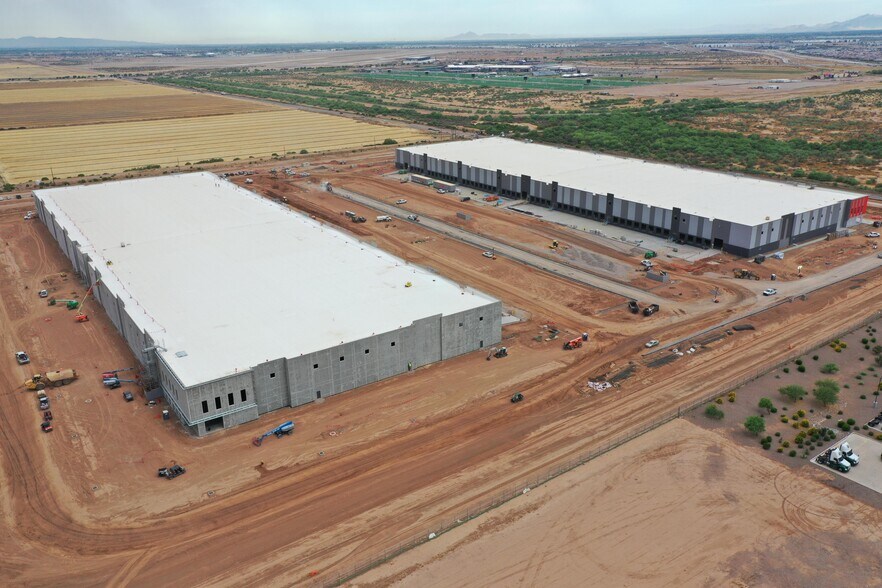 More Photos Of 6935 S Crismon Rd, Mesa Warehouse For Lease