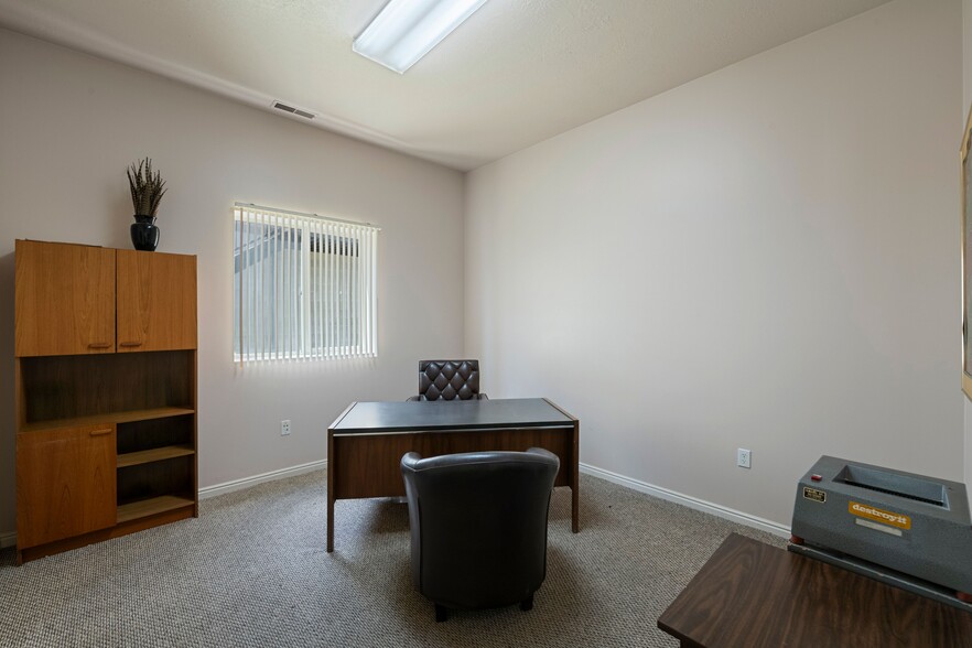 More Photos Of 216 W 4860 S, Salt Lake City Service For Sale