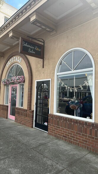 More Photos Of 418-420 Main St, Woodland Storefront For Sale