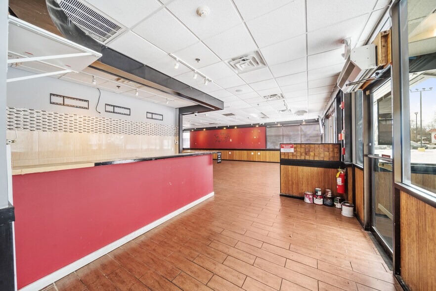 More Photos Of 9850 Milwaukee Ave, Glenview Fast Food For Sale