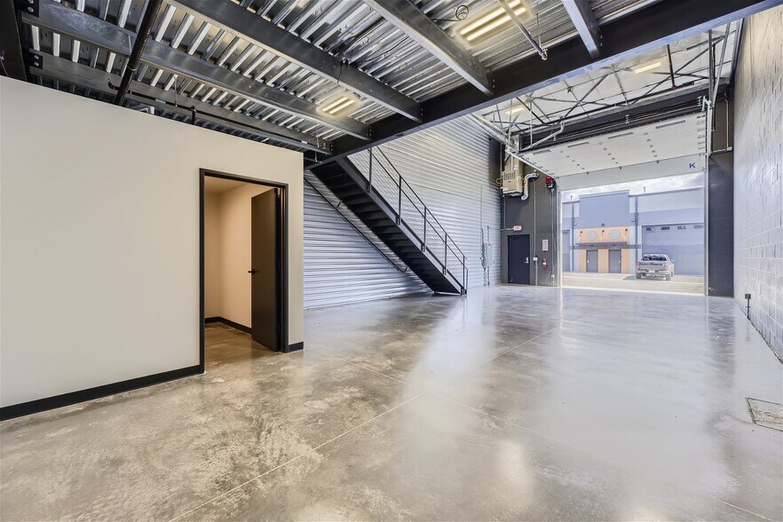 More Photos Of 1008 S Interstate 25, Castle Rock Light Distribution For Sale