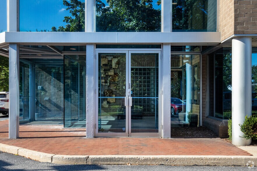 More Photos Of 50 Karl Ave, Smithtown Loft Creative Space For Lease