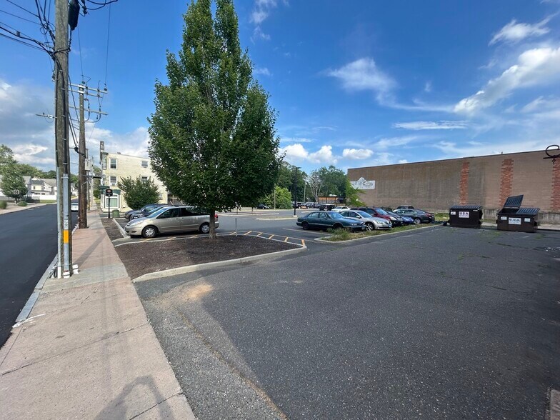 More Photos Of 785-795 Main St, Manchester Storefront Retail Residential For Lease