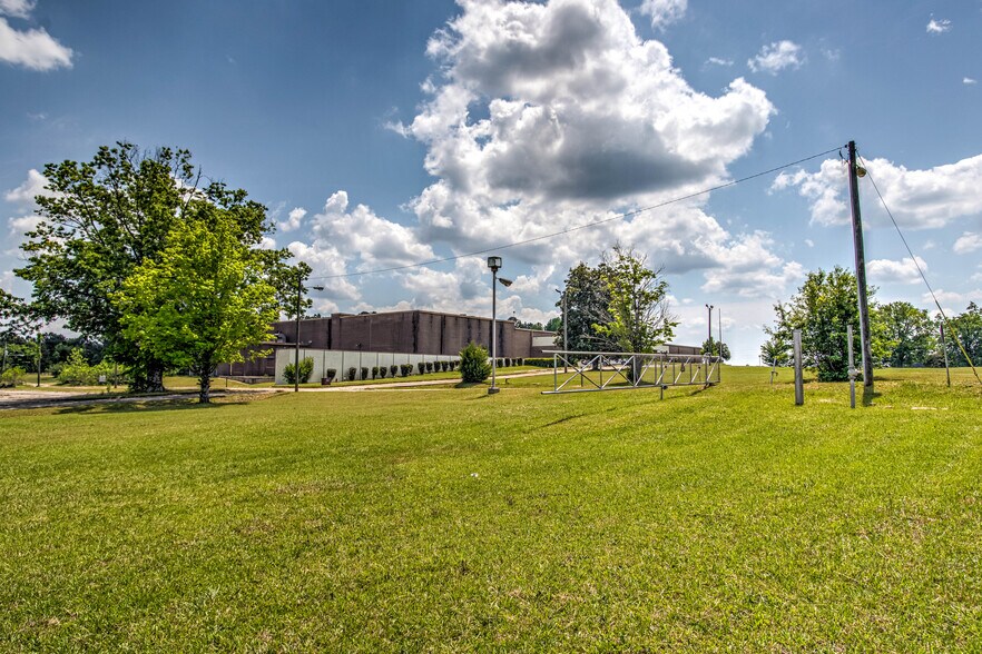 More Photos Of 1664 Sharon Rd, Washington Warehouse For Sale