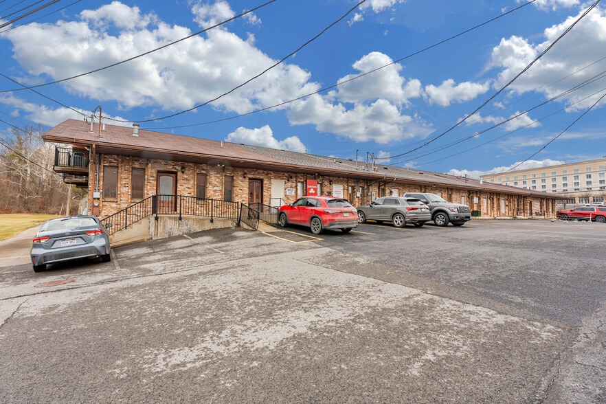 More Photos Of 1189 Pineview Dr, Morgantown Medical For Lease