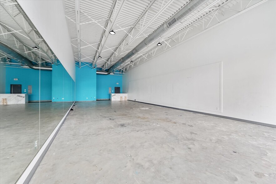 More Photos Of 5706 Root Rd, Spring General Retail For Lease