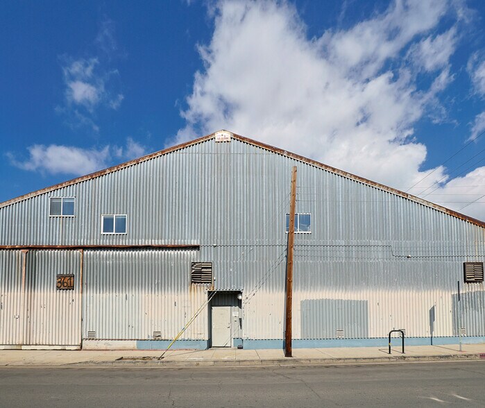 More Photos Of 361 Vernon Ave, Venice Warehouse For Lease