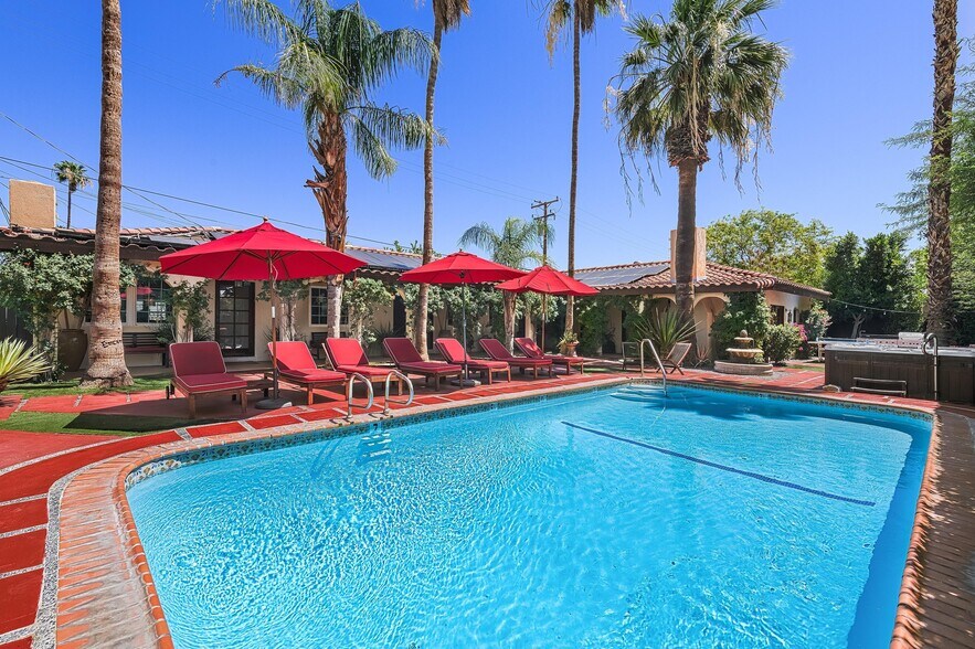 Primary Photo Of 520 Chuckwalla Rd, Palm Springs Apartments For Sale