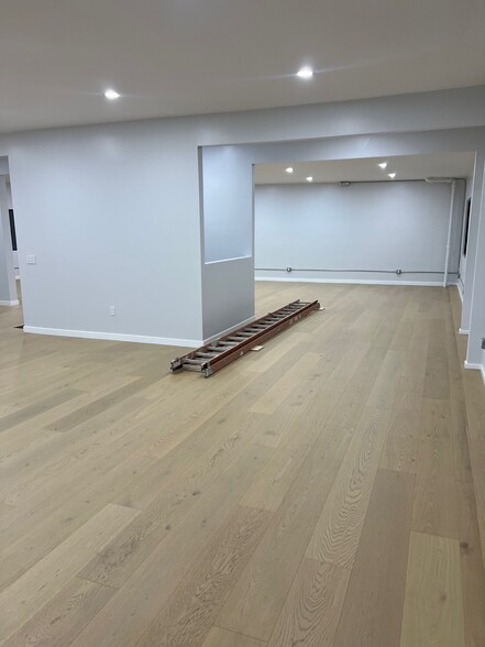 More Photos Of 671-677 E Main St, Ventura Storefront For Lease