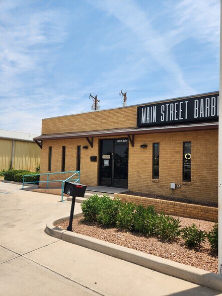 More Photos Of 1000 N Main St, Las Cruces General Retail For Lease