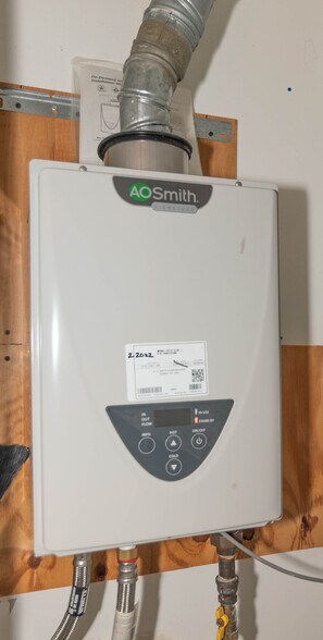 More Photos Of 2445 Lakeview Ave, Baltimore Apartments For Sale