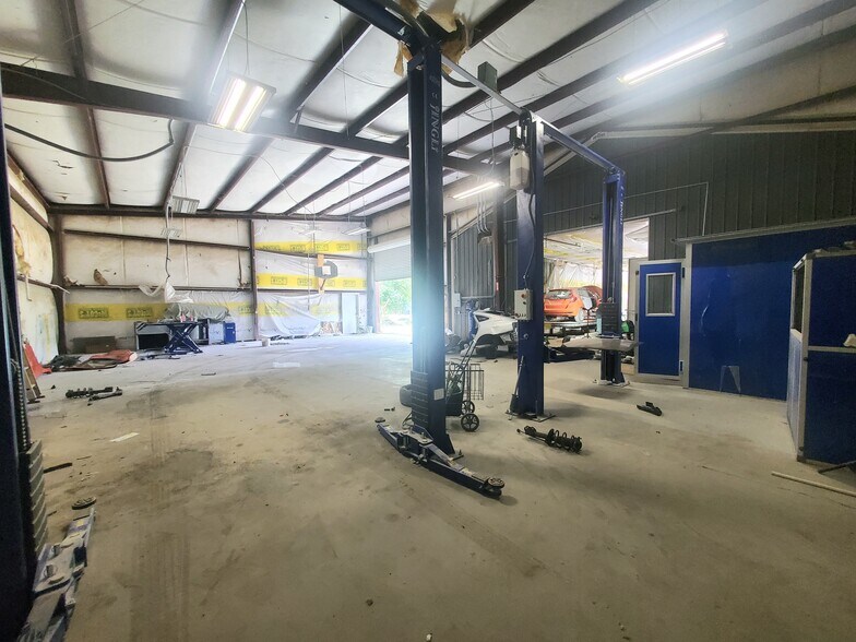 More Photos Of 1544 Jefferson Chemical Rd, Conroe Warehouse For Sale