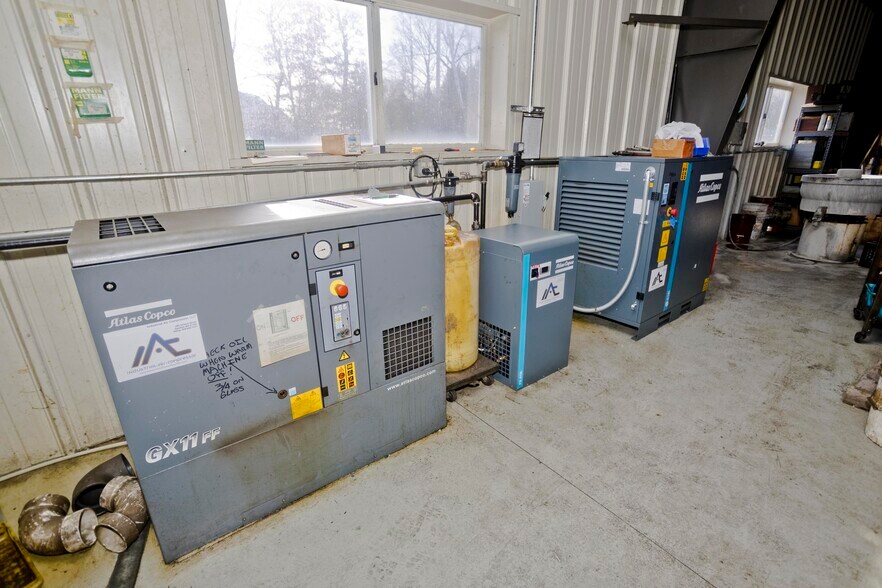 More Photos Of 16 Arthur St, Easthampton Warehouse For Sale