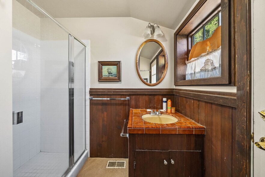 More Photos Of 825 N Forbes St, Lakeport Specialty For Sale