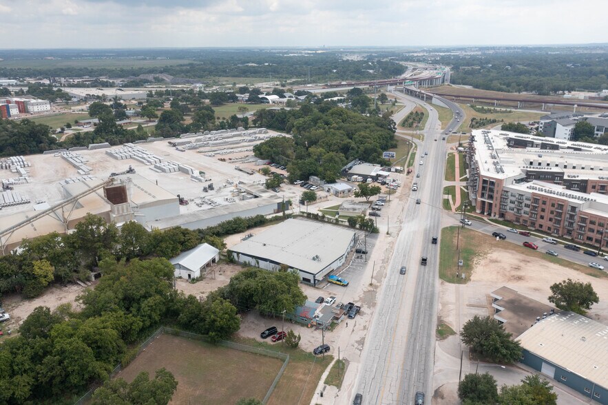 More Photos Of 817 Airport Blvd, Austin Restaurant For Sale