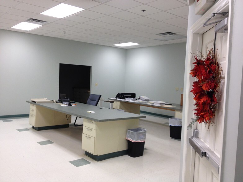 More Photos Of 206 Broadway St, Durham Warehouse For Lease