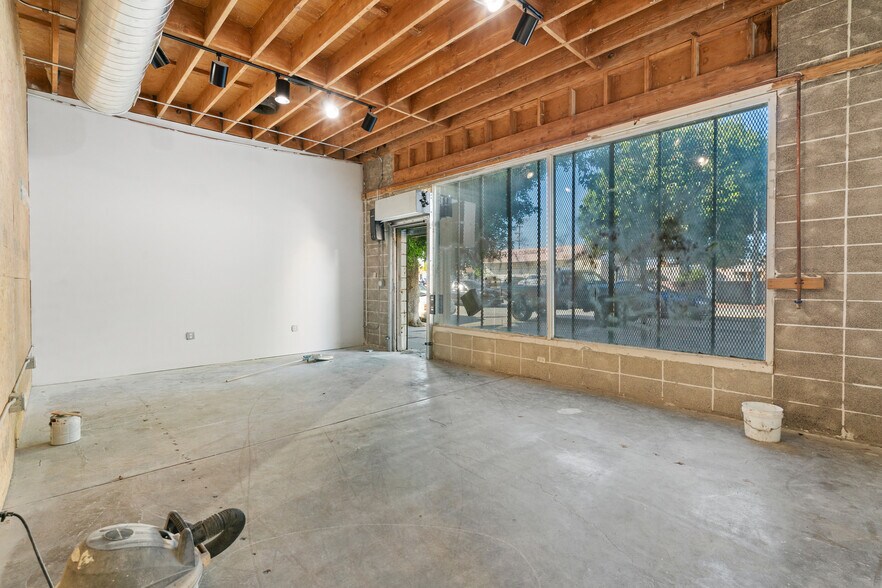 More Photos Of 5010 E Olympic Blvd, Los Angeles Warehouse For Sale