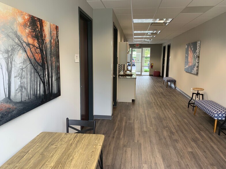 More Photos Of 2600 Cypress Ridge Blvd, Wesley Chapel Office For Lease