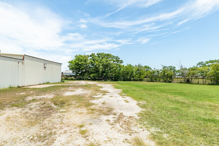 More Photos Of 6322 E Highway 332, Freeport Warehouse For Sale
