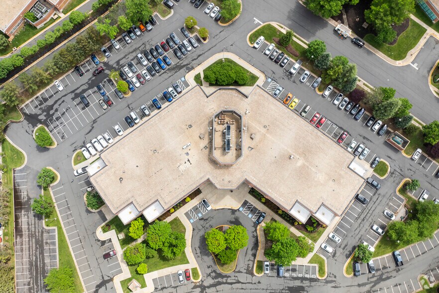 More Photos Of 510 Huntmar Park Dr, Herndon Unknown For Lease