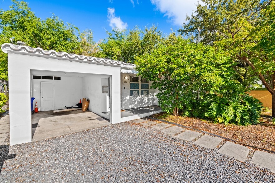 More Photos Of , Fort Lauderdale Unknown For Sale