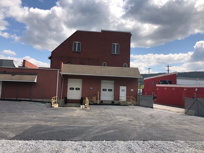 More Photos Of 2200 N 11th St, Reading Flex For Sale