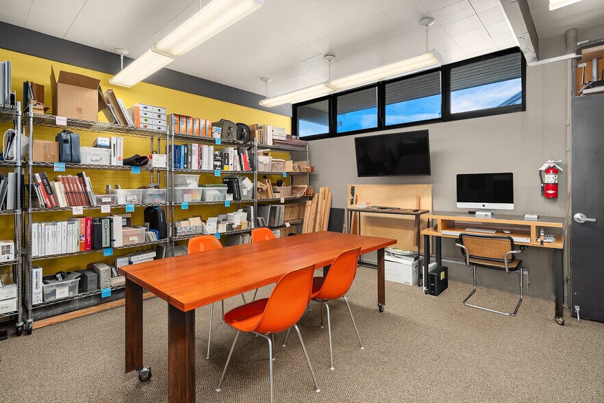 More Photos Of 2300 W Commodore Way, Seattle Office Residential For Sale