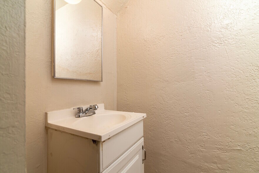 More Photos Of 525 N 32nd St, Phoenix Apartments For Sale