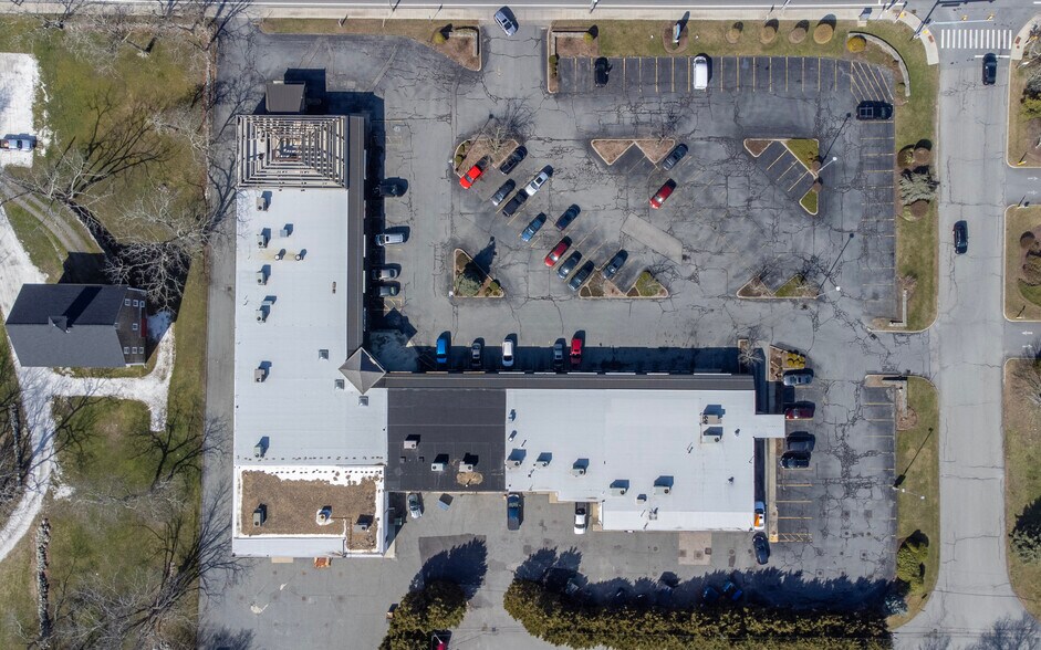 More Photos Of 3001 E Main Rd, Portsmouth Unknown For Lease